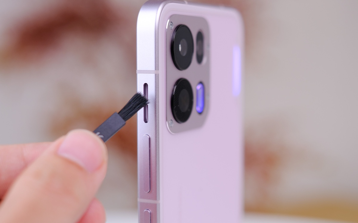 Gaming phone lạ của OPPO về Việt Nam: Có quạt tản nhiệt, pin 7.500mAh nhưng lại thiếu một thứ khá quan trọng