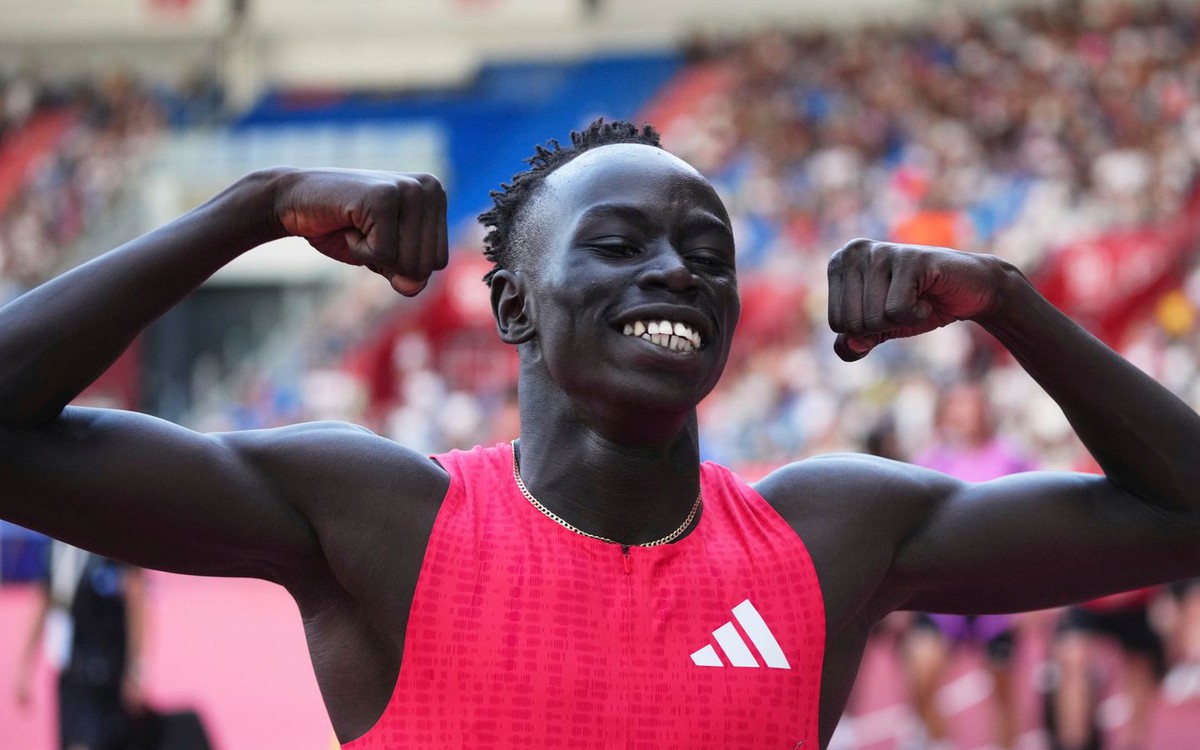 Thần đồng 18 tuổi xô đổ kỷ lục của huyền thoại Usain Bolt trên đường chạy 200m