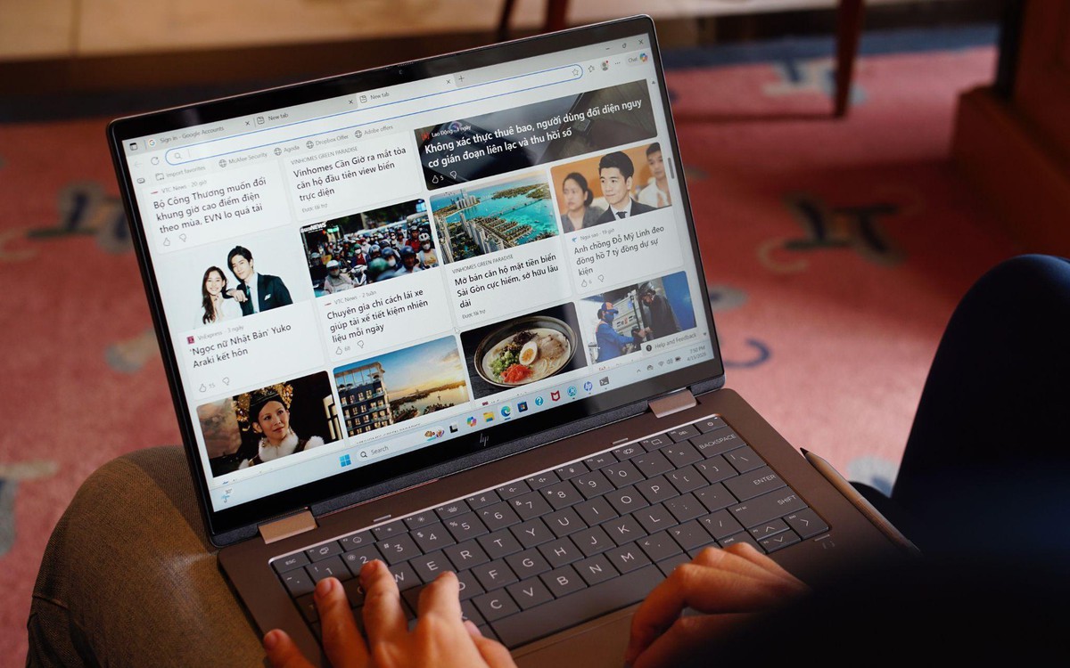 Thay vì mua nhiều thiết bị, đây là chiếc laptop có thể làm mọi thứ