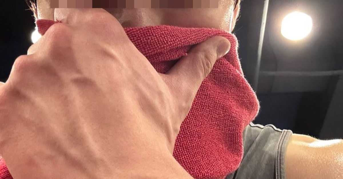 Chàng trai ngoài 20 tuổi bị sùi mào gà khẳng định chưa từng làm "chuyện ấy", bác sĩ tiết lộ "bí mật" từ phòng tập gym