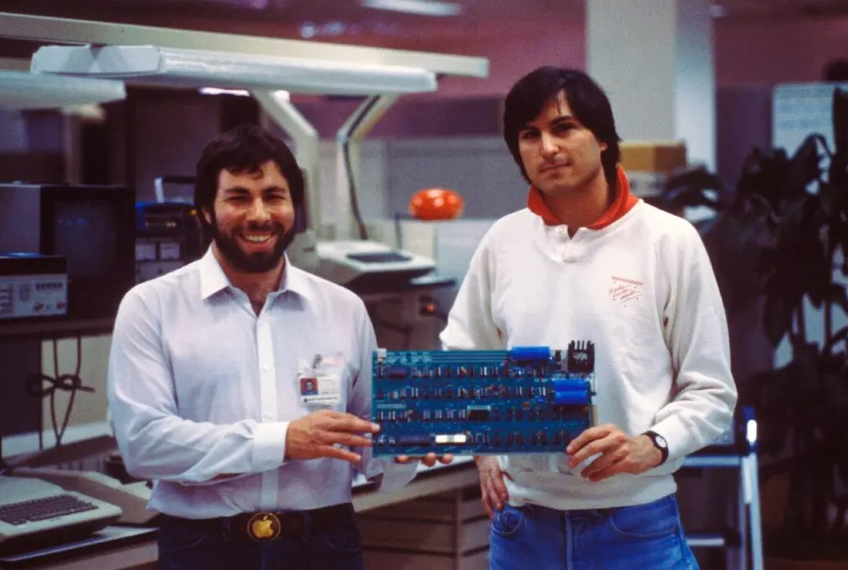 Từ cậu bé 14 tuổi chạy việc vặt đến khối tài sản 114 triệu USD: Nhân viên thâm niên nhất Apple tiết lộ bí mật 'sống sót' qua 5 thập kỷ