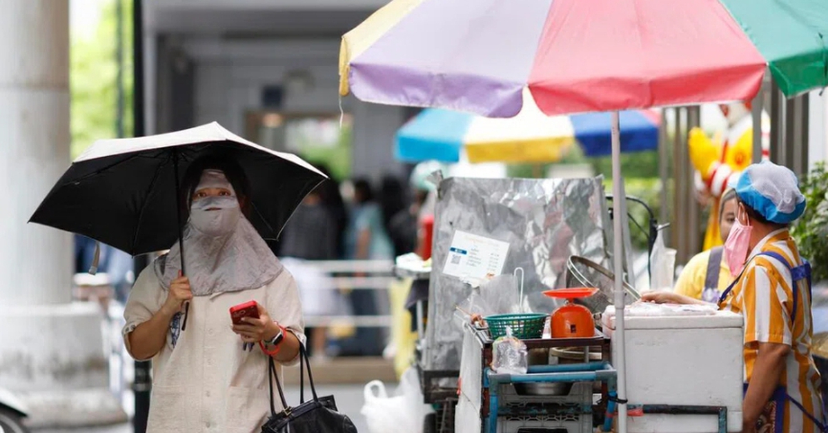 Mới đầu tháng 4, nước láng giềng Việt Nam đã cảnh báo nhiệt độ có thể vượt quá 52 độ C