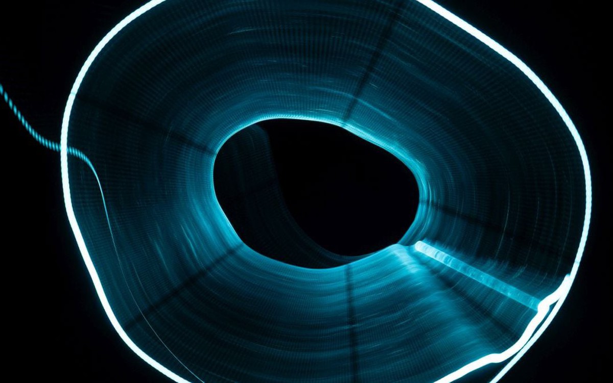 Sau nửa thế kỷ, các nhà khoa học đã tìm ra thứ có thể di chuyển nhanh hơn ánh sáng