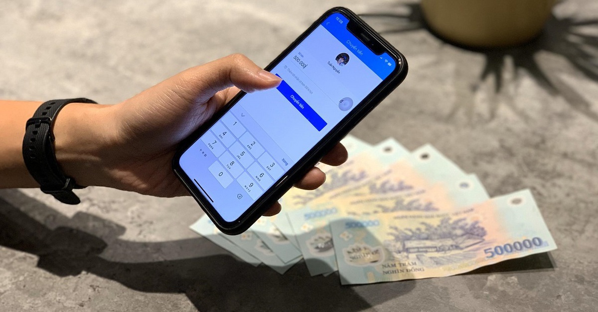 Phong tỏa tài khoản ngân hàng nếu người dùng nhận, chuyển tiền có nội dung sau