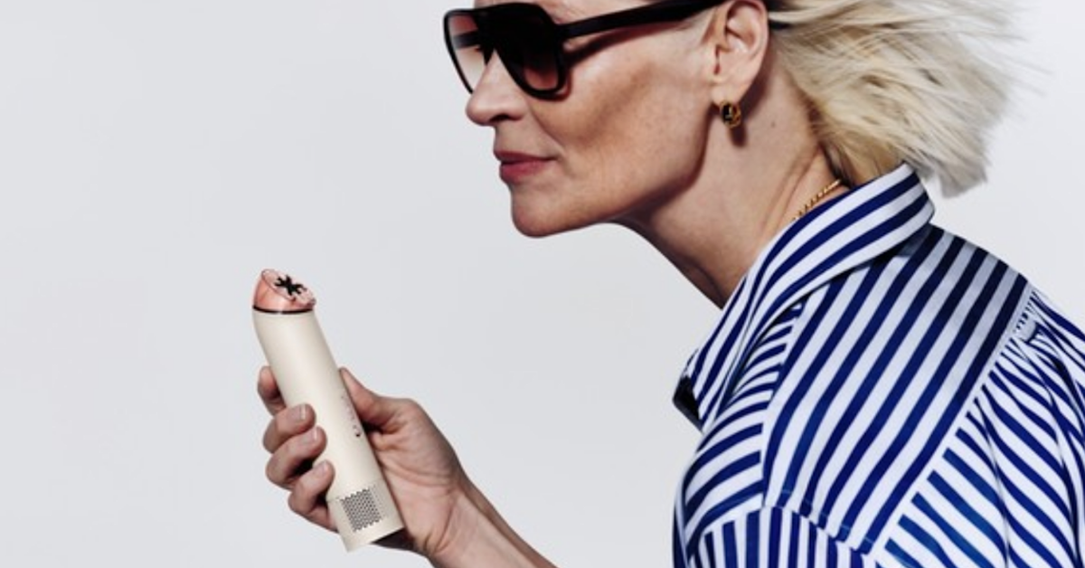 Dyson cũng đã bắt 'trend' quạt cầm tay: Tốc độ tới 65.000 vòng/phút, giá khoảng 2,6 triệu đồng