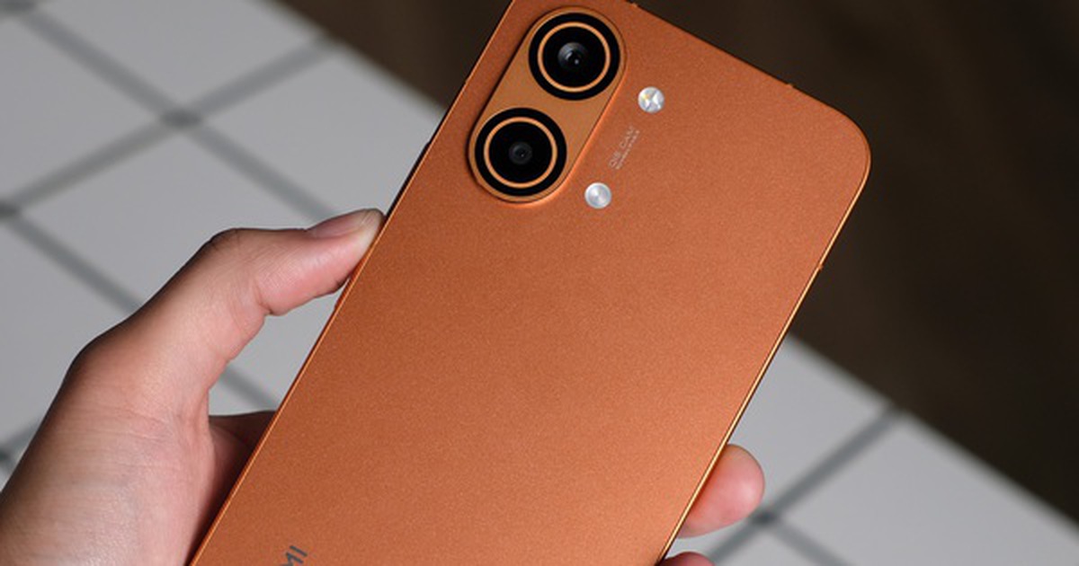 Không chịu thua, Xiaomi cũng sắp ra điện thoại pin 10.000 mAh