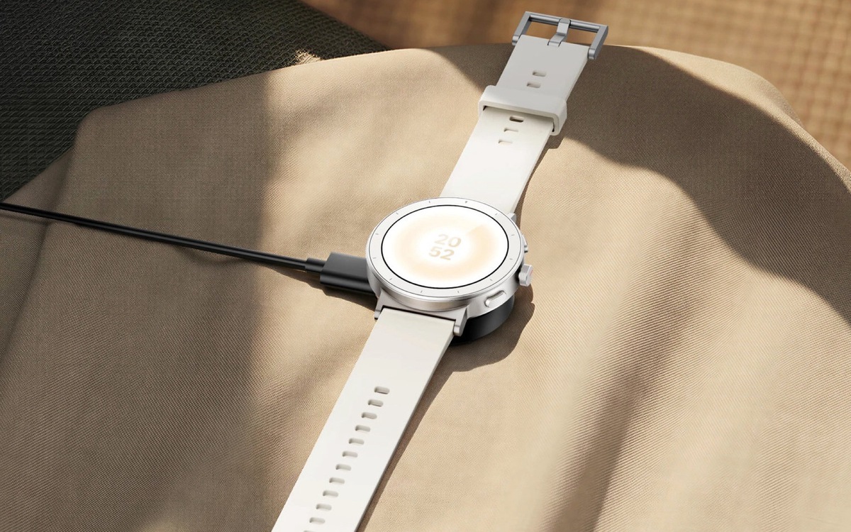 Realme ra mắt Watch S5: Thiết kế khung phẳng lạ mắt, pin tới 16 ngày, Google Gemini có nút bấm riêng, giá ~2.2 triệu