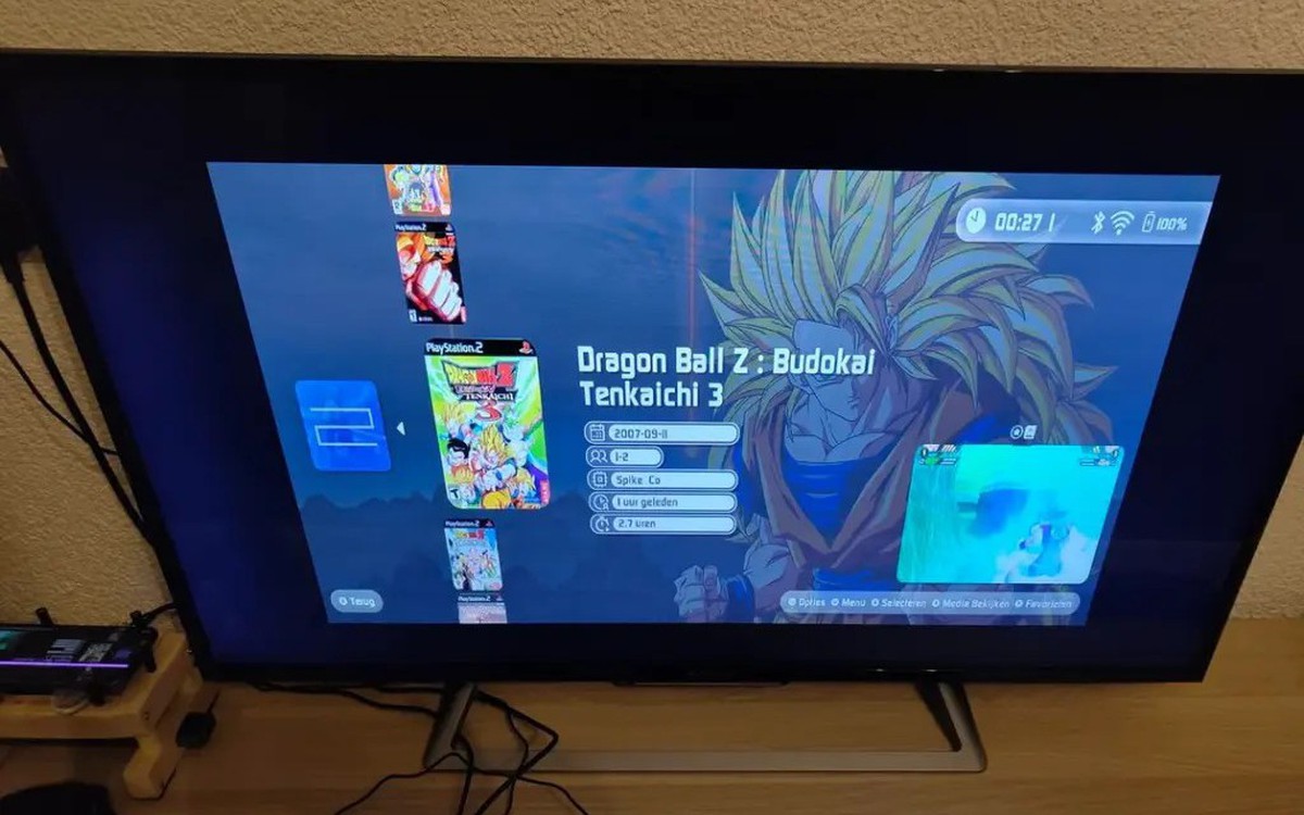 Pixel 8 hỏng màn hình biến thành máy chơi game retro kết nối thẳng TV