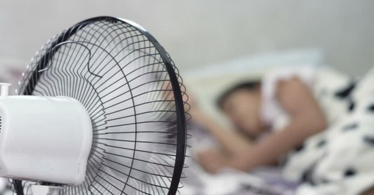 Bật quạt cả ngày tốn bao nhiêu tiền điện? EVN đưa ra đáp án