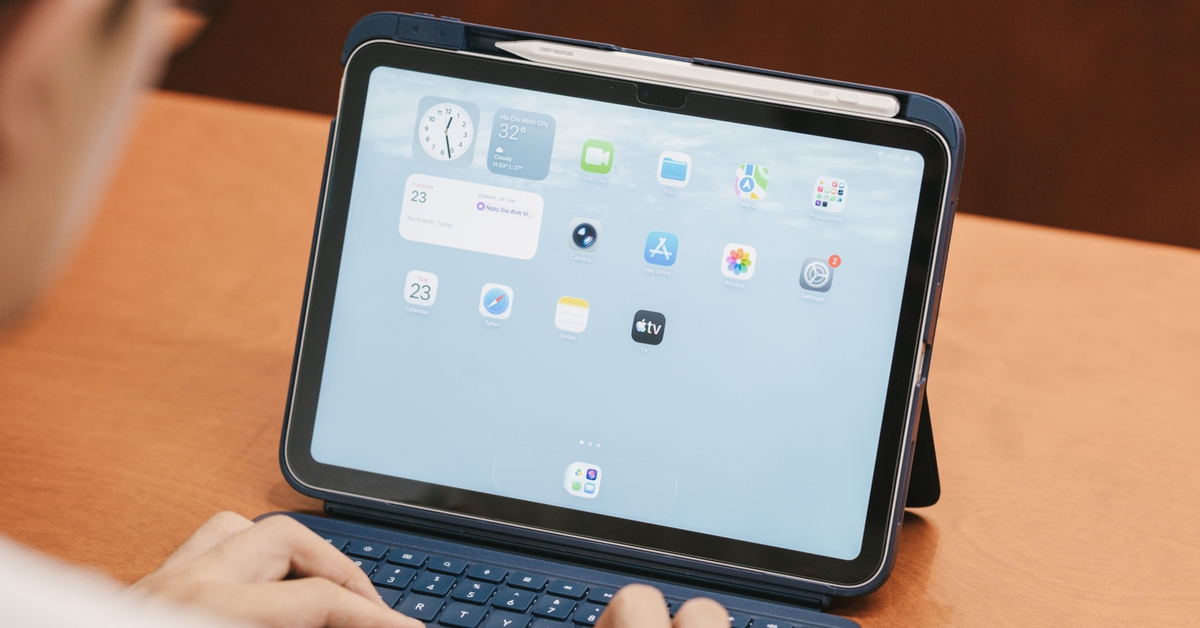 Bàn phím tháo rời cho iPad có pin dùng 2 tháng, giá chỉ hơn 1 triệu đồng