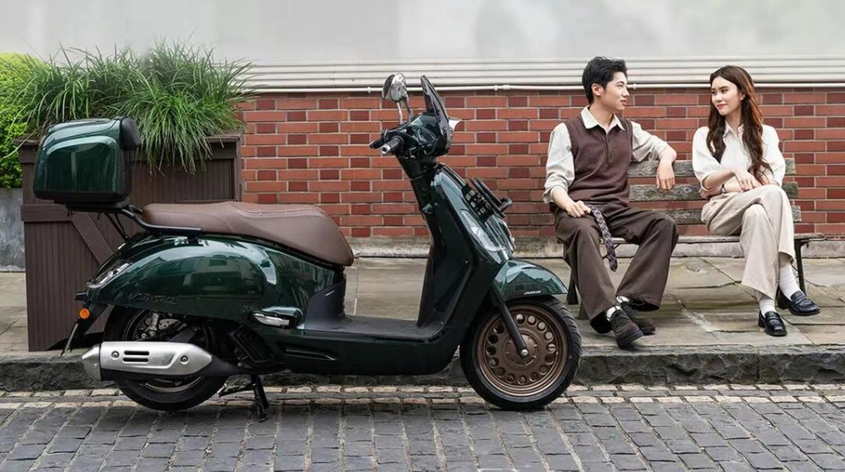 Rẻ hơn Honda SH Mode, "tân binh" mới của nhà Honda gây sốt với ABS, TCS và loạt trang bị xịn sò
