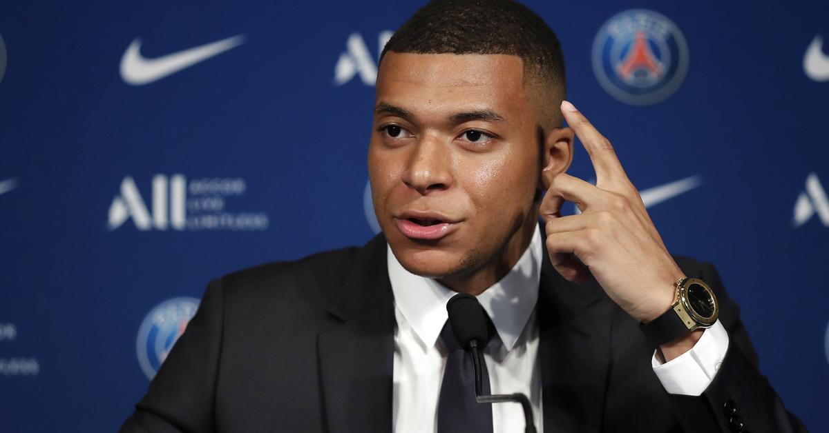 Mbappé ghi bàn bằng chân, ghi điểm bằng tiếng Anh!