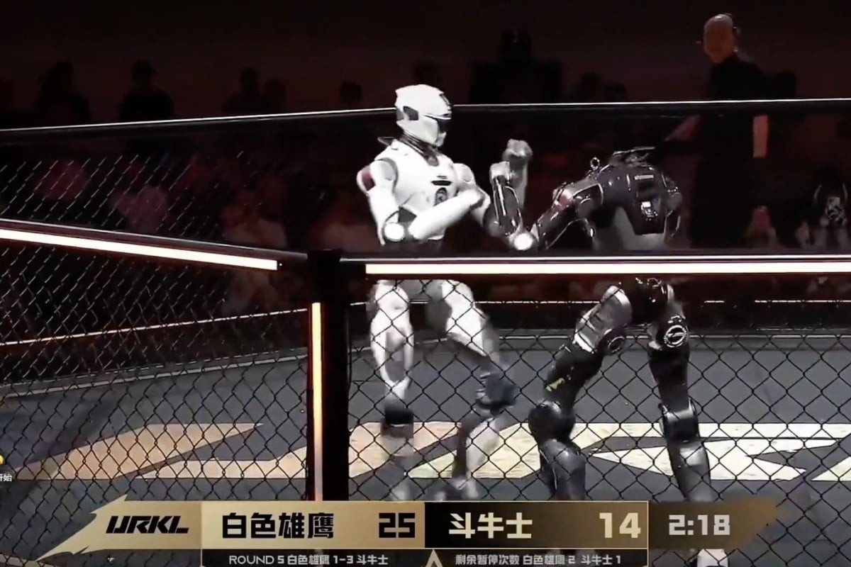 Rợn người màn MMA của robot hình người: Bị đá đứt đầu vẫn lội ngược dòng hạ gục đối thủ, Chân Tử Đan cũng phải giật mình