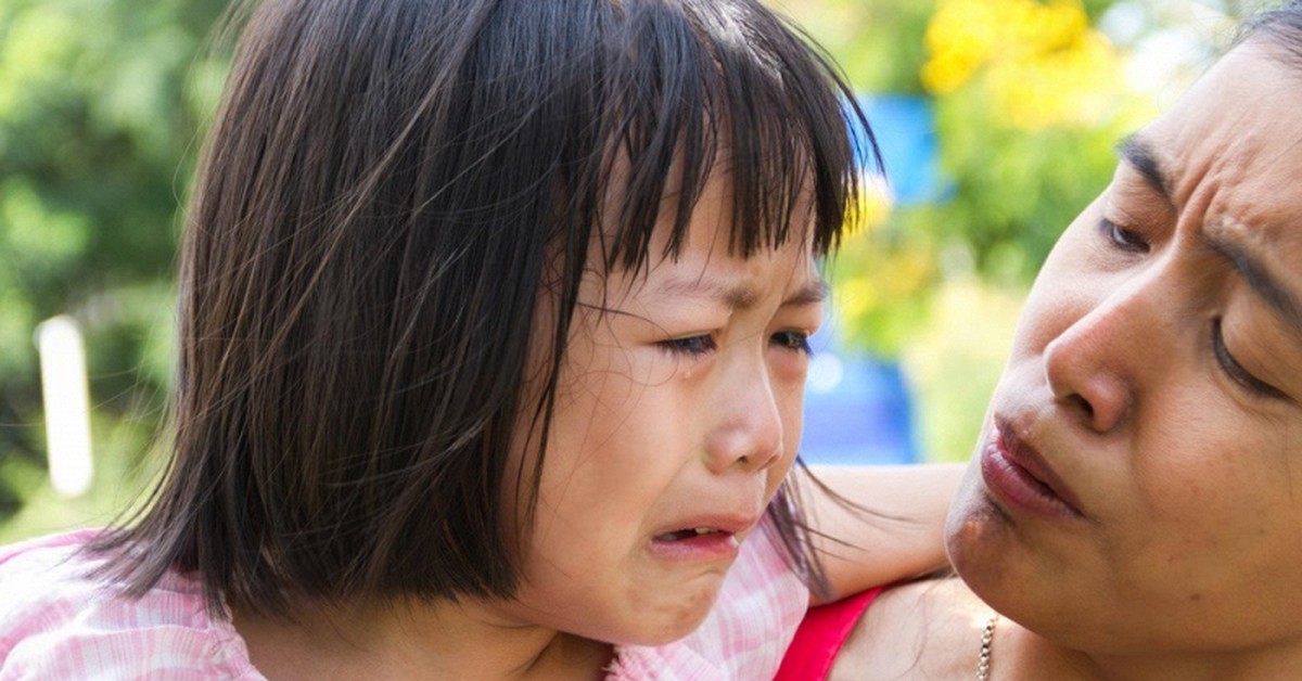 Khoa học não bộ cảnh báo: Hành động này của cha mẹ đang "làm hỏng" vùng vỏ não trước trán của trẻ!