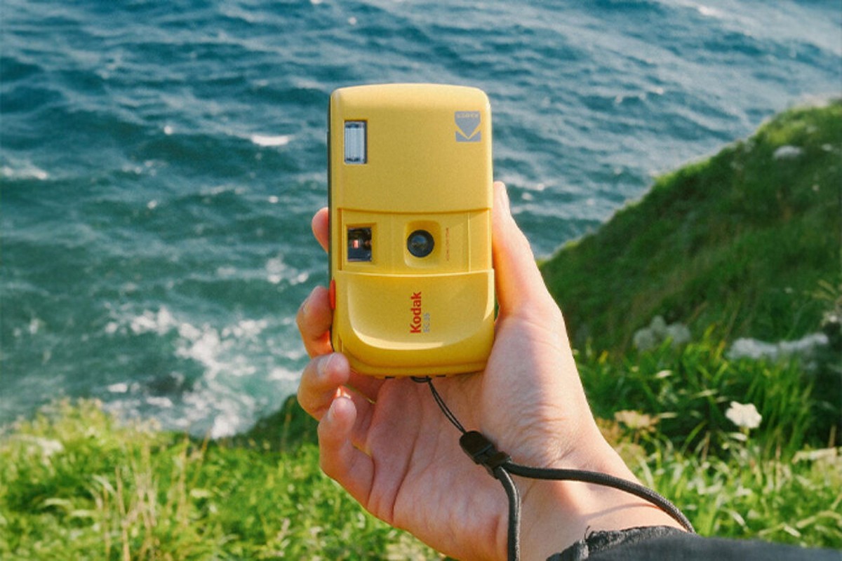 Kodak EC35: Máy ảnh phim nắp trượt hoài cổ giá 1 triệu đồng hồi sinh ký ức thập niên 90
