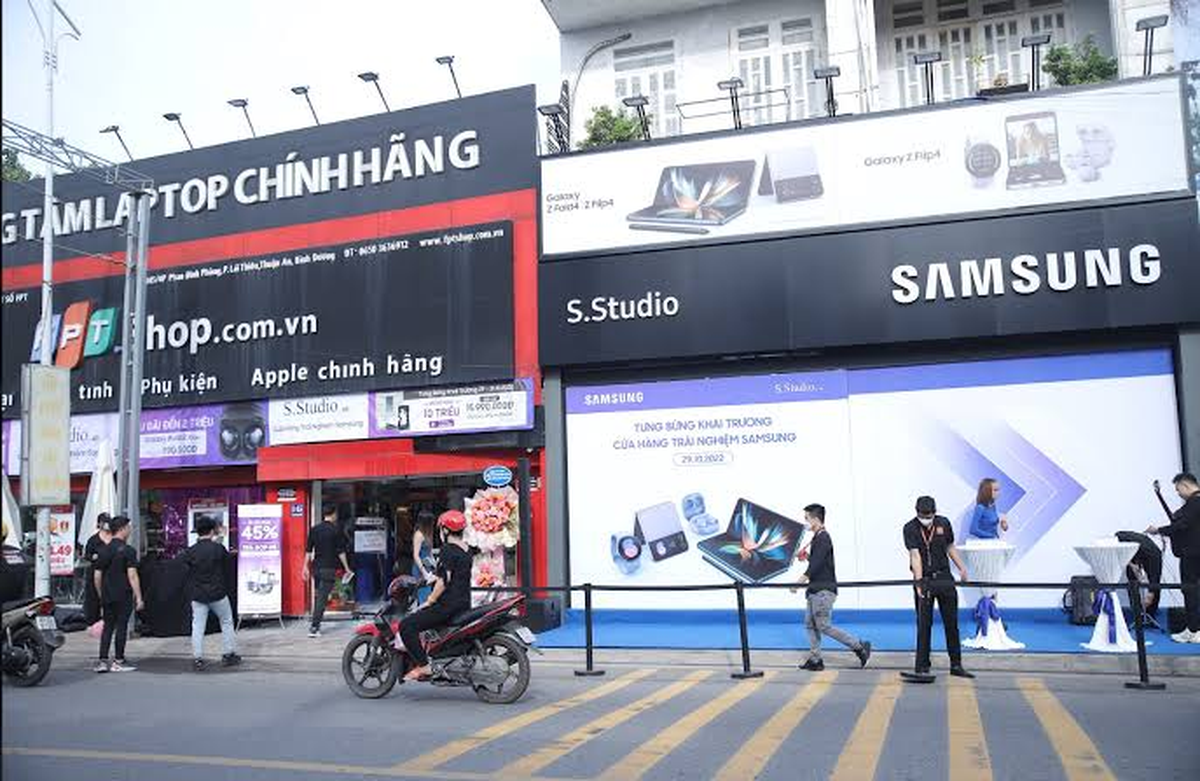 Mua điện thoại không chính hãng: Rủi ro luôn đi kèm với giá rẻ