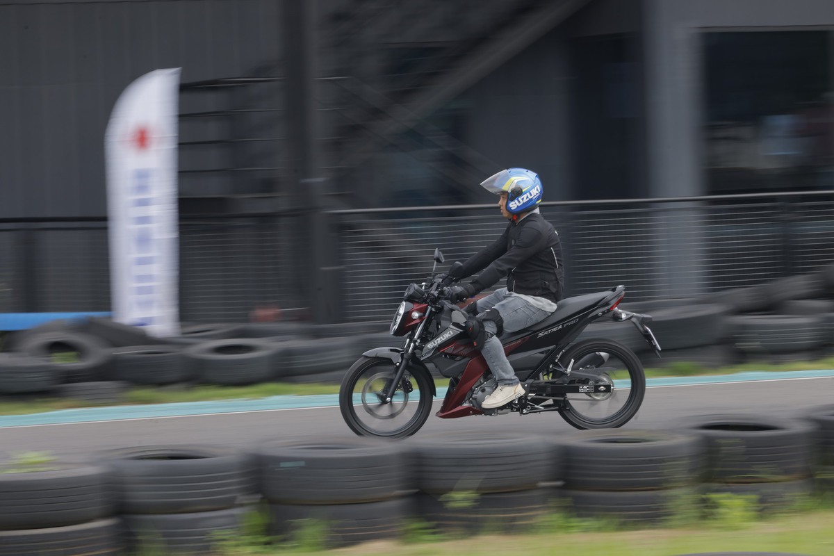 Suzuki Việt Nam tung phiên bản New Satria giá từ 54,5 triệu đồng: Thách thức ngôi vương phân khúc xe côn tay của Honda Winner X và Yamaha Exciter?