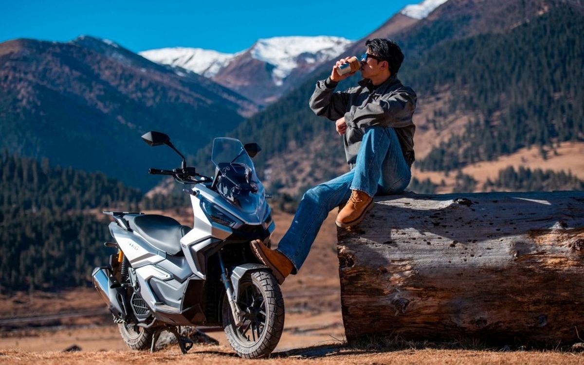 Xe tay ga ADV Kymco Dink G150 mang trang bị an toàn vượt tầm giá đe dọa Honda ADV 160