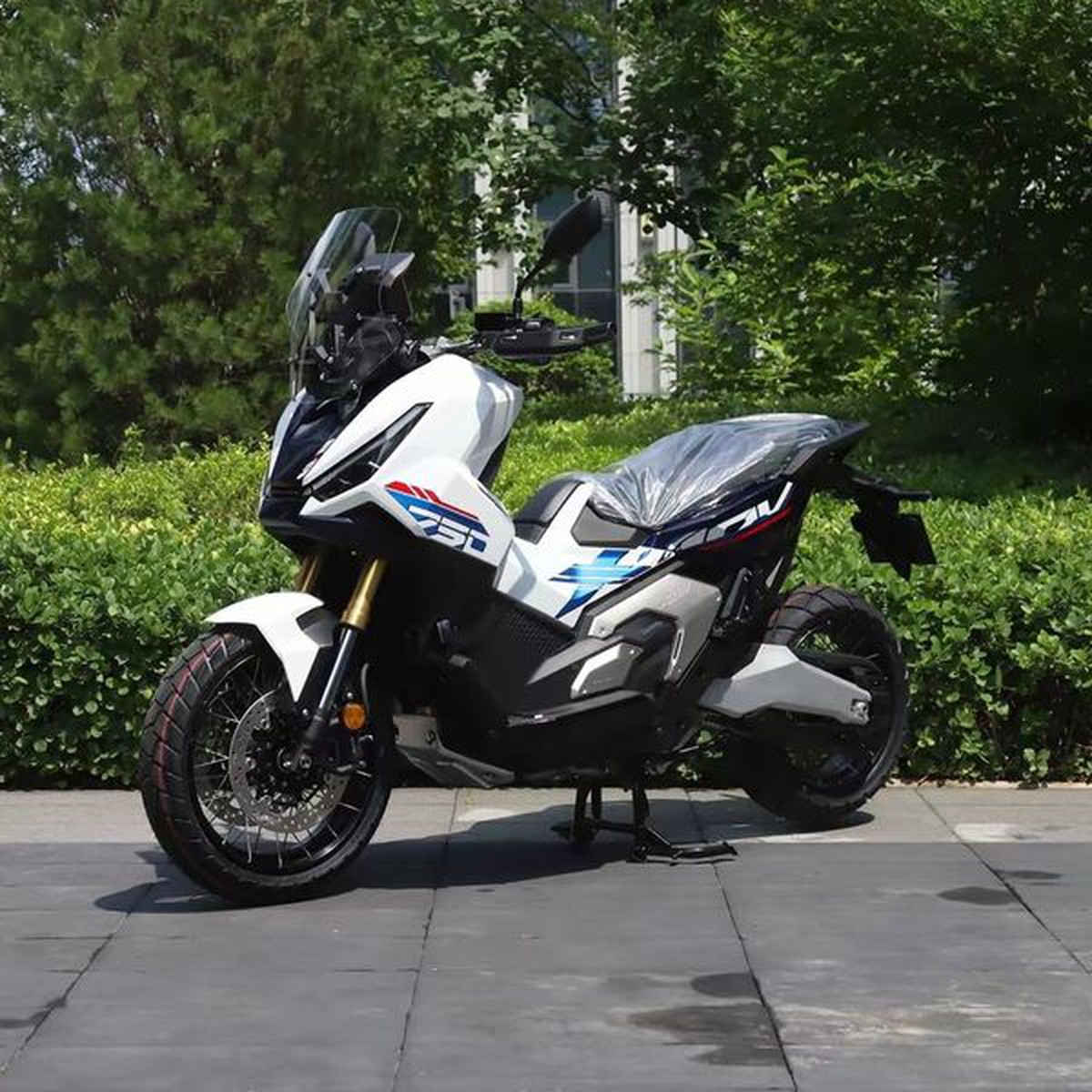 Giải mã sức hút Honda X-ADV 750 siêu tay ga lai hai xi-lanh trang bị hộp số DCT dành cho phượt thủ thực thụ