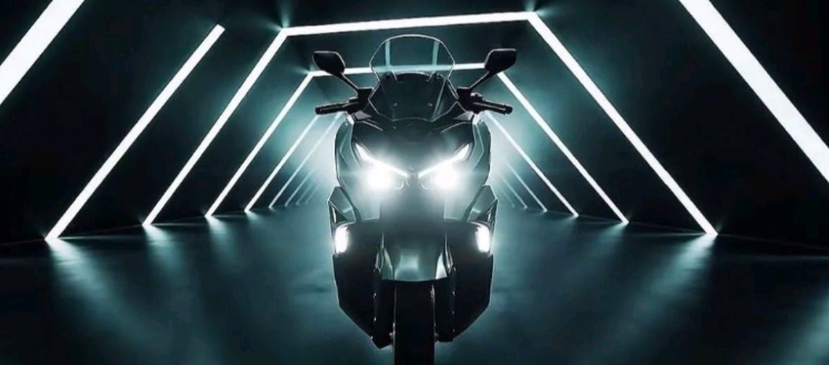 TEYIN tung đòn hạ knock-out Honda SH350i bằng xe tay ga hai xi-lanh giá chỉ hơn 120 triệu đồng