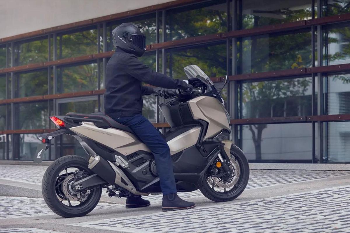 Honda ra mắt Forza 750 2027 với hàng loạt công nghệ khủng thách thức Yamaha TMAX
