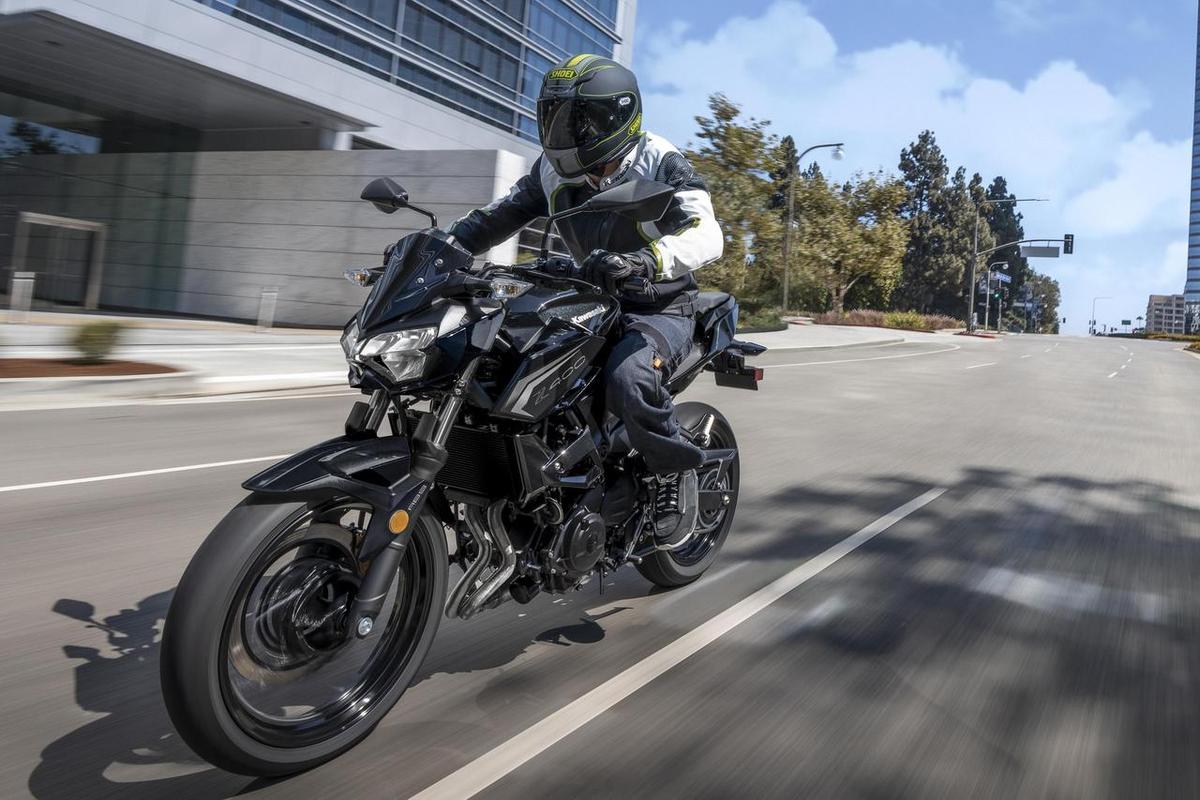 Kawasaki Z400 2027 ra mắt giá 128 triệu đồng quyết đè bẹp Yamaha MT03