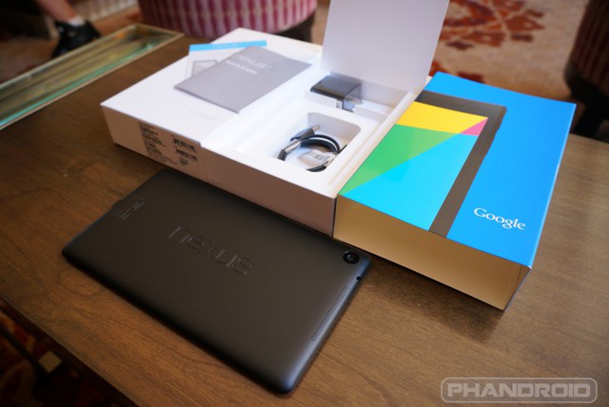 Tablet Nexus 7 mới nhanh chóng cháy hàng trên diện rộng