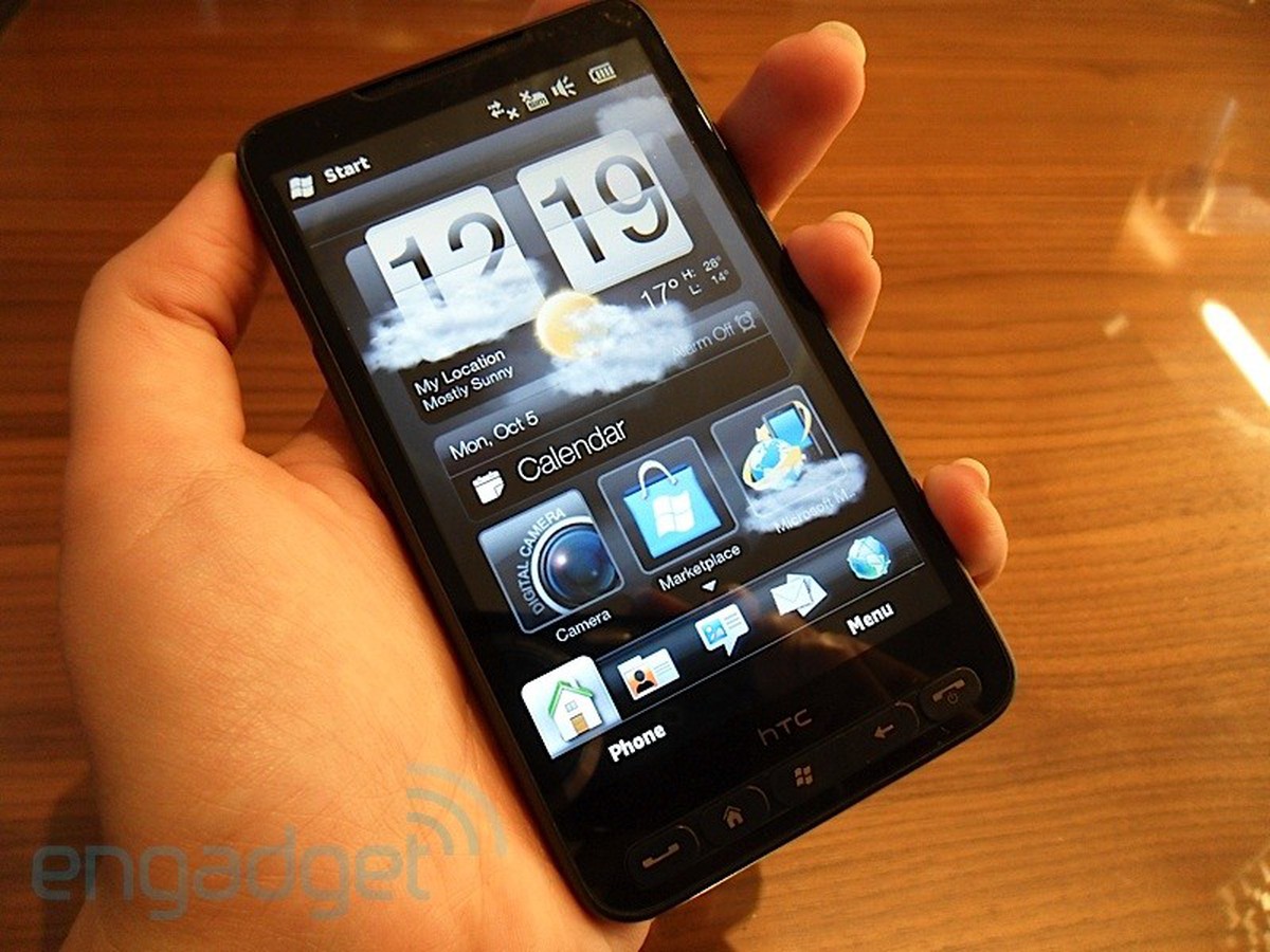 Đồ cổ huyền thoại HTC HD2 đã chạy được Android 4.4