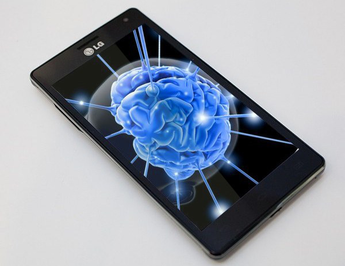 Lộ diện 2 smartphone bí ẩn của LG và Samsung
