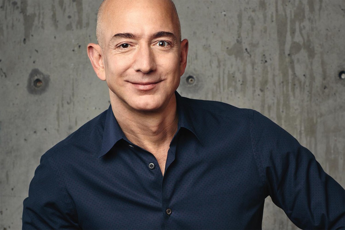 Mỗi phút trôi qua, CEO Amazon kiếm đủ tiền mua Mercedes S600 nhưng ông ...