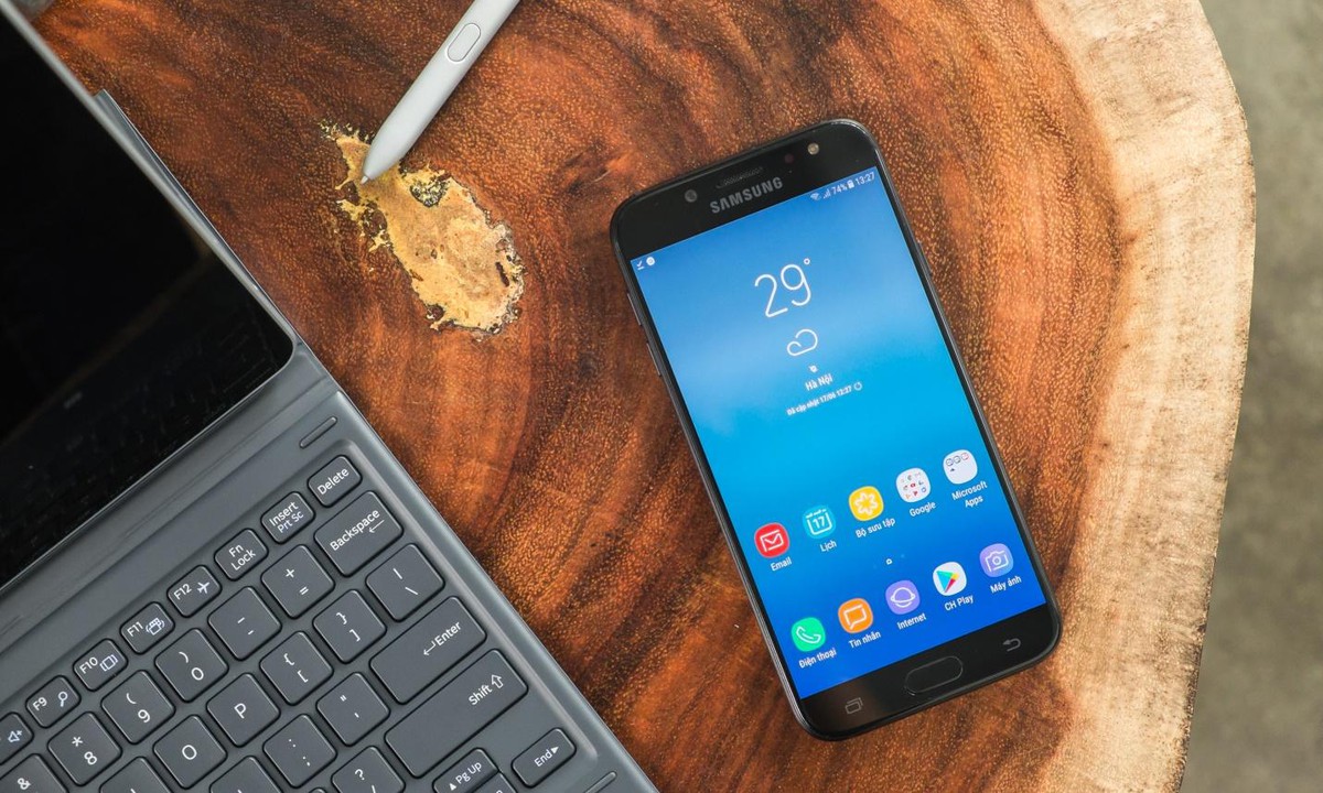 Samsung nâng cấp cực mạnh cho Galaxy J, biến đây trở thành smartphone ...