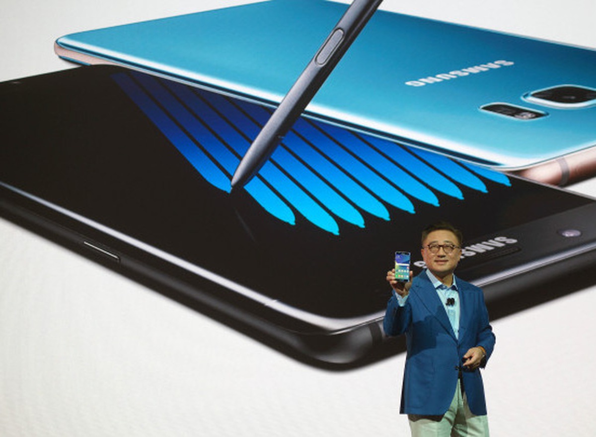 Lãi siêu khủng nhưng CEO Samsung vẫn từ nhiệm, nói công ty đang đối mặt ...