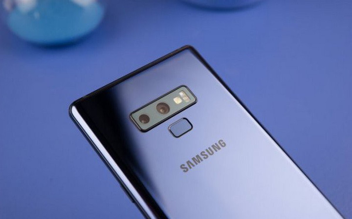Nếu 4.000 mAh trên Galaxy Note9 vẫn chưa đủ, hãy thử gắn thêm chiếc ...