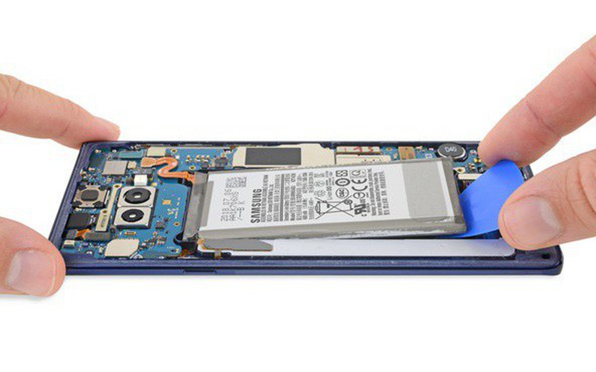 Galaxy Note9 không hề dễ sửa chút nào