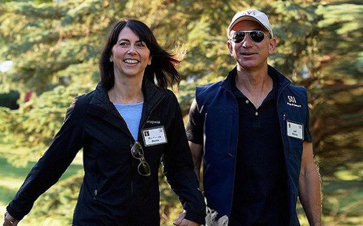 Giàu nhất thế giới, Jeff Bezos vẫn rửa bát sau mỗi bữa tối
