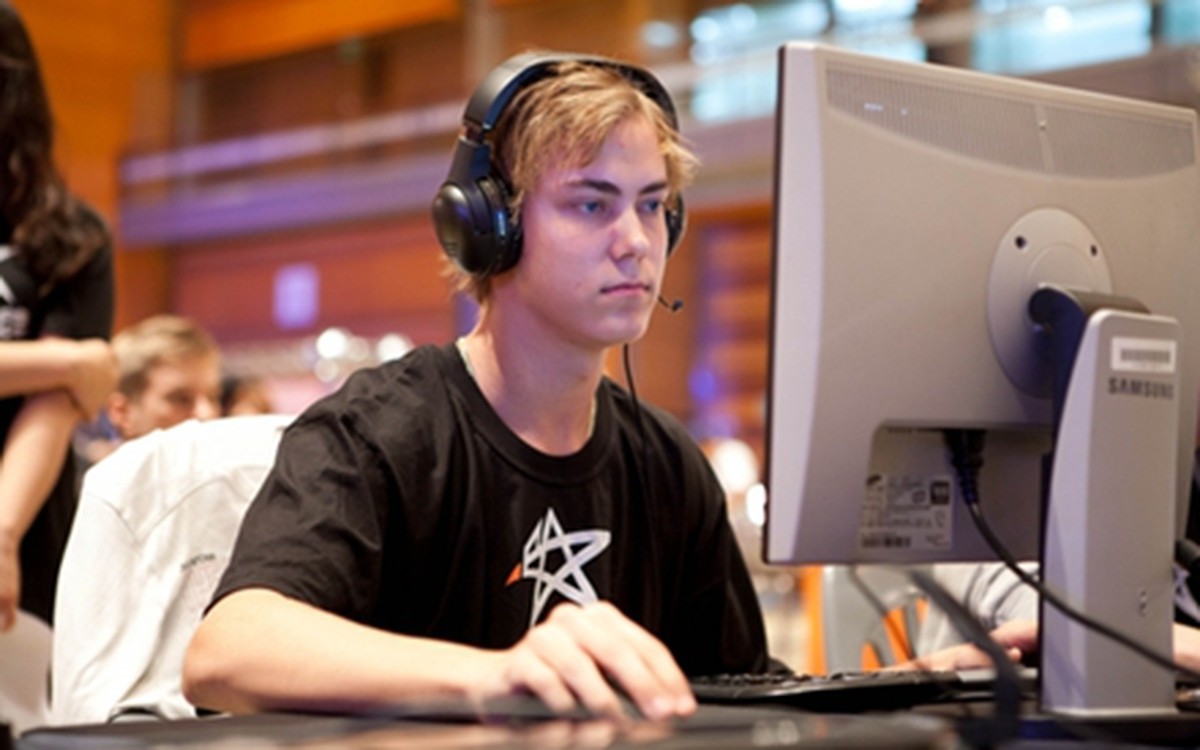 Top 20 game thủ CS 1.6 năm 2011: aslak (17)
