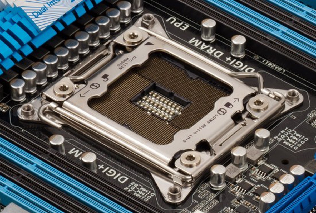 Intel phủ nhận tin đồn hàn chết CPU lên bo mạch chủ