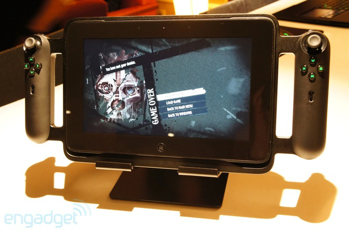 Razer Edge: Tablet Windows 8 chuyên trị game