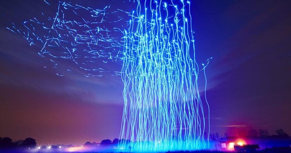 Hundreds of Chinese drones ‘dropped like figs’ during the performance, the audience fled in all directions for fear of falling on the head