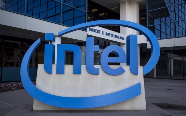 Intel invested $ 20 billion in building mobile chip factories, threatening both TSMC and Samsung