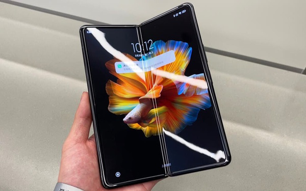 Xiaomi Mi MIX Fold survived 400,000 folds, can last for 10 years