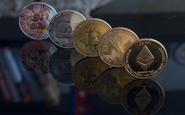 Explain the trend of ‘people, home’ all hands on digital assets despite the risk of losing money