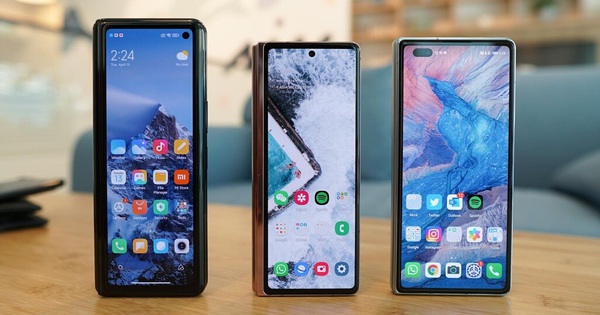 Together making folding screen smartphones, but both Xiaomi and Huawei are in “underneath” compared to Samsung