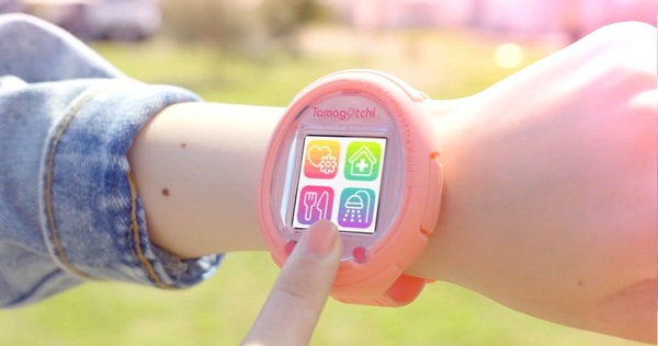 “Virtual Chicken” Tamagochi returns as a smartwatch