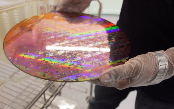 Các doanh nghiệp 'tuyệt vọng' trong cuộc khủng hoảng chip toàn cầu: Mù quáng tìm nguồn cung, hàng loạt bị mắc bẫy mua phải hàng nhái - Vimarsana News