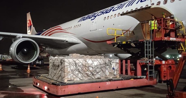 The first batch of Remdesivir imported by Vingroup has just landed in Tan Son Nhat