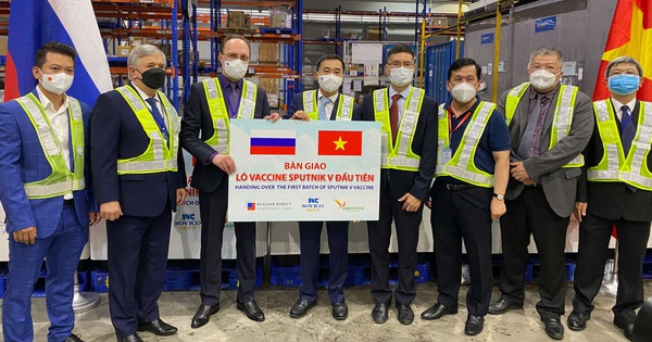 Vietnam received the first batch of Sputnik V vaccine after Foreign Minister Bui Thanh Son’s visit to Russia