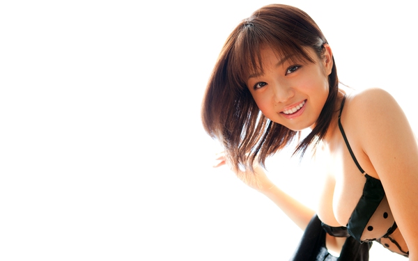 Vẻ gợi cảm của Shizuka Nakamuka: Gravure Idol hàng đầu Nhật Bản 6