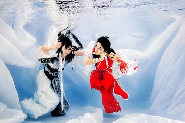 Bộ ảnh cosplay Song Long Tranh Bá dưới nước vô cùng ấn tượng 8