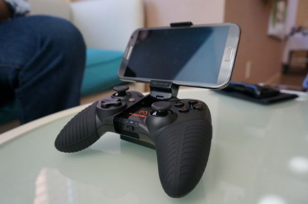 Những món gaming gear dành cho 'game thủ' smartphone 3